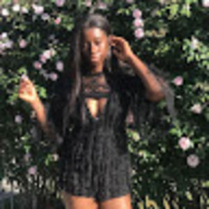 Meet your Posher, Alexis